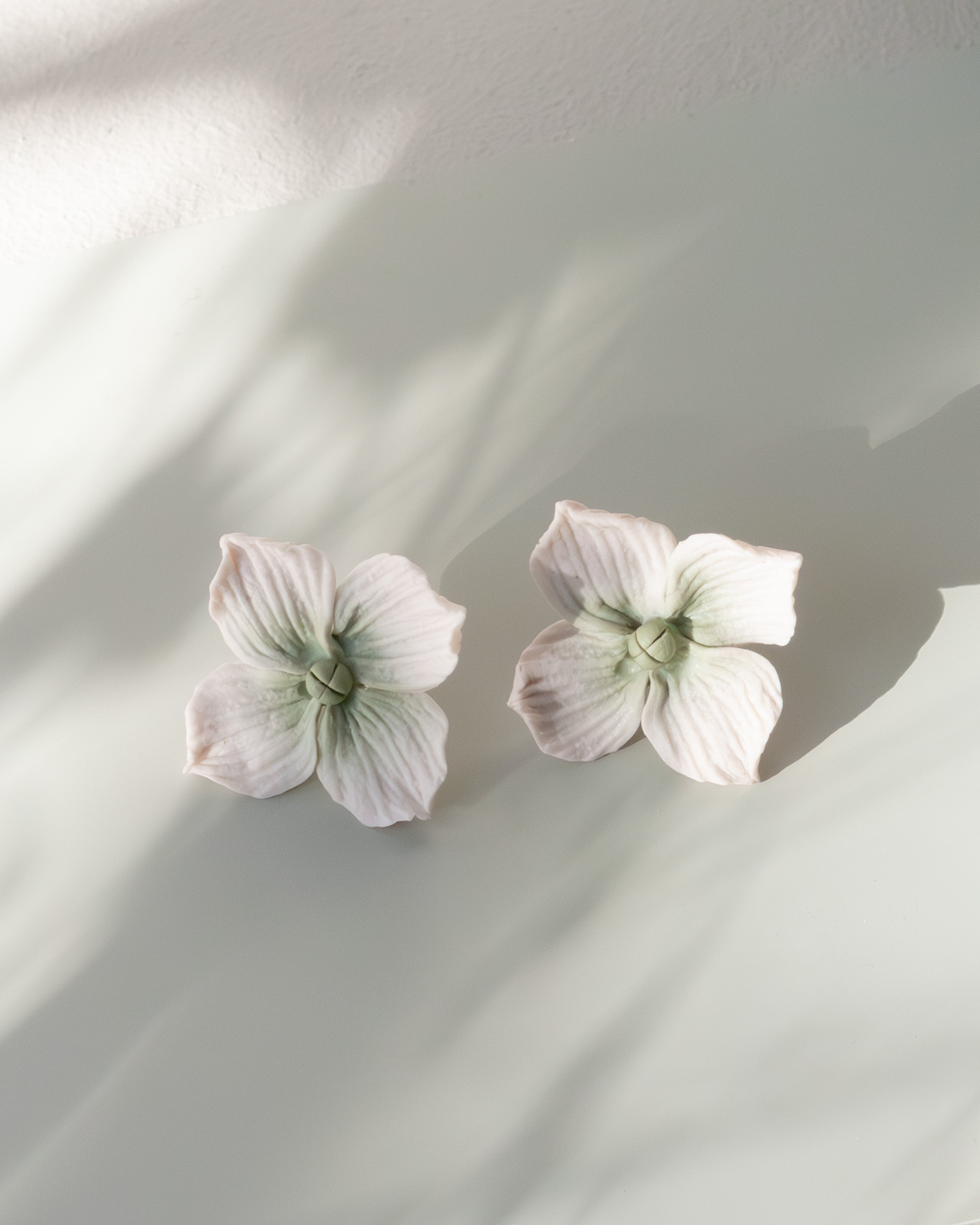 Hortensia Studs